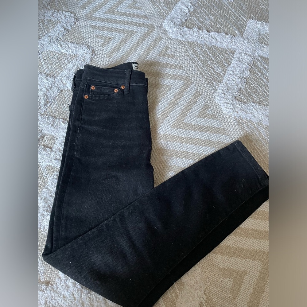 Size 4 or 26 Zara black skinny jeans
